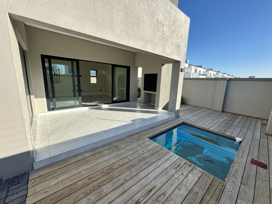 3 Bedroom Property for Sale in Sandown Western Cape